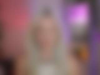 Live cam show with EmilySwann - Gamer Asian on luckytryst.com