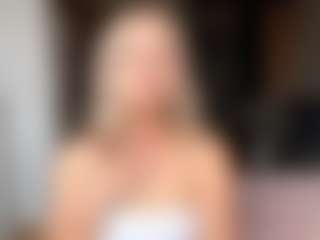 Live cam show with JosefinaTraficante - Skinny on Camming Site