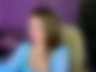 Live cam show with Kira - Average on Dolls Live