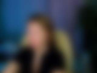 Live cam show with Kira - Petite on Dare Cams