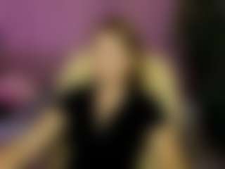 Live cam show with Kira - Body Massage on Camiplay Live