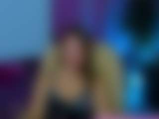 Live cam show with Kira - Privateshow on Camsoda