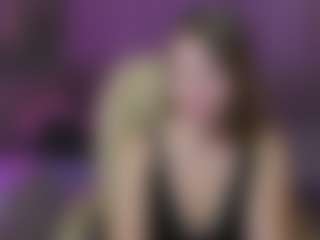 Live cam show with Kira - Average on xDating