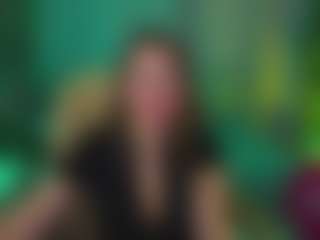 Live cam show with Kira - Skinny on Hubzter Live