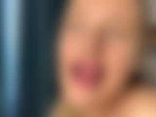 Live cam show with KrystleGraver - Blonde Hair on Camsoda