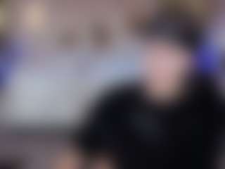 Live cam show with kyler-tay - Silver Fox on Hubzter Live