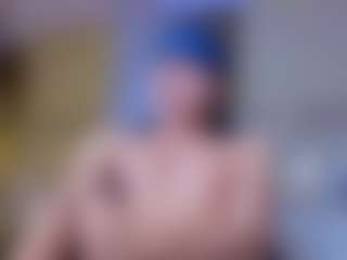 Live cam show with kyler-tay - Brown Eyes on parknlotfishbdy