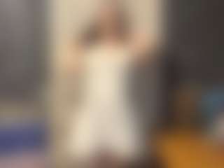 Live cam show with LacyBozell - Average on Mixed Magazine Live