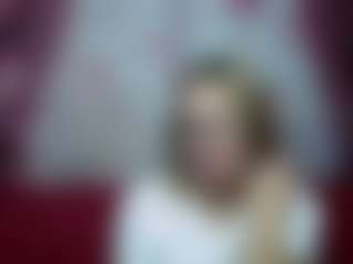 Live cam show with MelisaWorld - Facial Piercings on Stripli.com