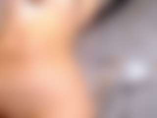 Live cam show with Roxy-Fox-2 - Hippie on CamwithHer