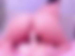 Live cam show with SarahYessica - Facial on Camsoda