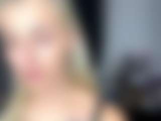 Live cam show with Aleta - Big Tits on AdultVida.com