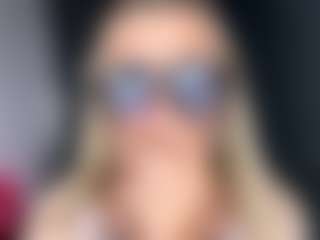 Live cam show with Aleta - Dirty on live18s.com