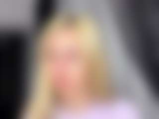 Live cam show with Aleta - Blonde Hair Petite on Soda Cam