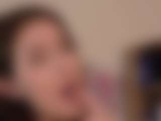 Mia's Live Sex Cam Show