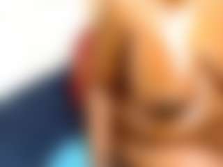 Live cam show with BustyDiva - Public Black on Cam Slut