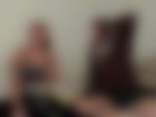 Cloe-and-Taylor's Live Sex Cam Show