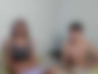 Cloe-and-Taylor's Live Sex Cam Show