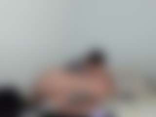 Cloe-and-Taylor's Live Sex Cam Show