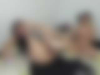 Cloe-and-Taylor's Live Sex Cam Show