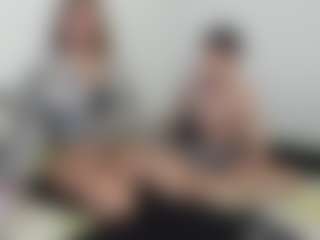 Cloe-and-Taylor's Live Sex Cam Show