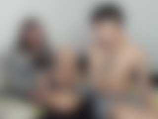 Cloe-and-Taylor's Live Sex Cam Show