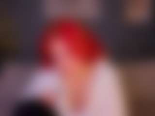 Live cam show with Emma-Davisey - Show on CamwithHer
