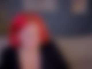 Live cam show with Emma-Davisey - Average on CamwithHer