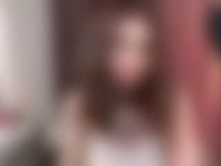 Live cam show with GenieErdos - Gagging on Camsoda