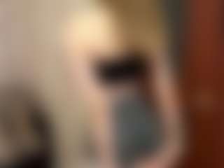 Live cam show with GeorgineKitts - Blue Eyes on Livezox