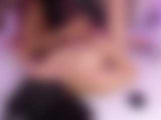 Live cam show with JulietteMoretti - Freaky on camgirlchat.live