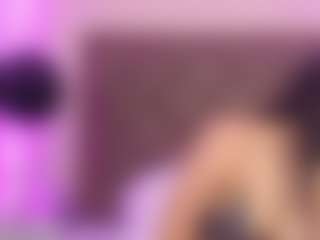 Live cam show with JulietteMoretti - Strip on CamClone