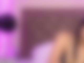 Live cam show with JulietteMoretti - Brown Eyes on CamClone