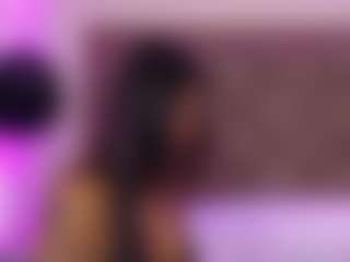 Live cam show with JulietteMoretti - HD on Camsoda