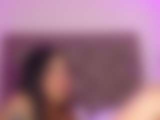 Live cam show with JulietteMoretti - Deepthroat on Camsoda