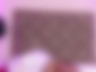 Live cam show with JulietteMoretti - Tease on Camsoda