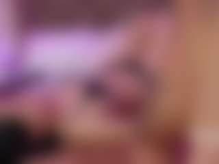 Live cam show with JulietteMoretti - Strip on https://playwithruby.com