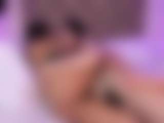 JulietteMoretti's Live Sex Cam Show
