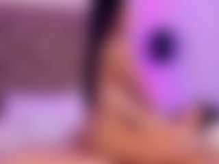 Live cam show with JulietteMoretti - Natural on Camsoda