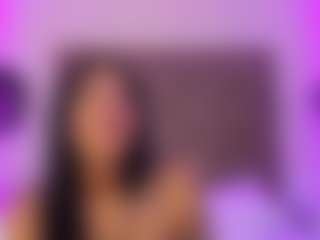Live cam show with JulietteMoretti - Strapon on Camsoda