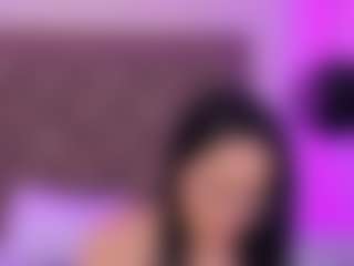 Show de cam en vivo con JulietteMoretti - Deepthroat en Camsoda