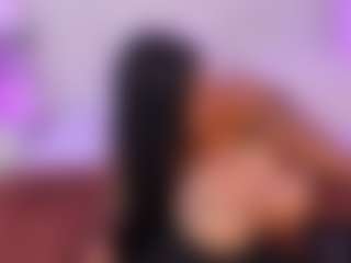 Live cam show with JulietteMoretti - Orgasm on CamClone