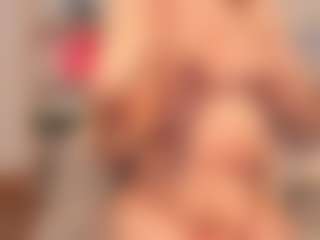 Live cam show with KittyPrettyy - New Young Adult on AdultVida.com