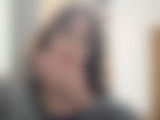 Live cam show with Leyla - New Shaved Pussy on AdultVida.com
