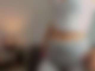 Live cam show with MabelTempting - Smoking on Cam Slut