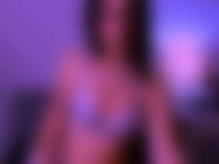 Live cam show with MabelTempting - Smoking on Camming Site