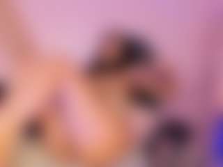 MiiaDiaz's Live Sex Cam Show