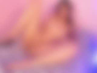 Live cam show with MiiaDiaz - Fingering on Camsoda