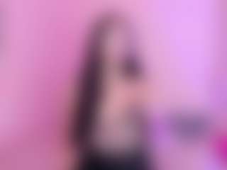 Live cam show with MiiaDiaz - Average on Camsoda