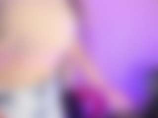 Live cam show with MiiaDiaz - Nipple Piercings on CamSodaAdn